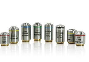 Mikroskop Biologis Tegak B70 dengan Mesin Putar Objektif